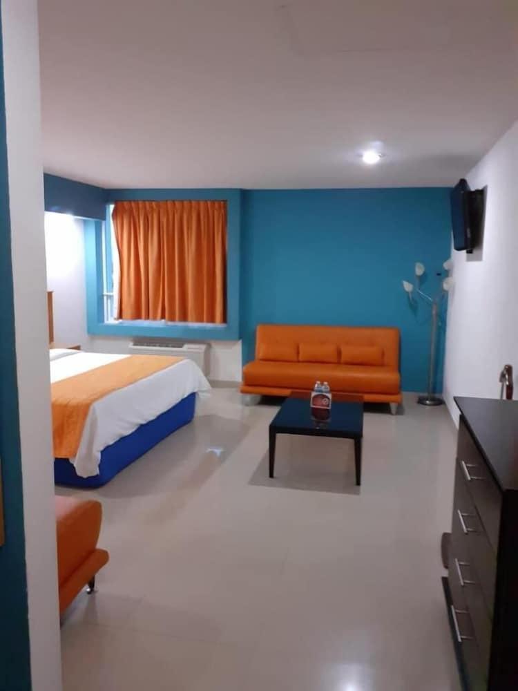 Hotel Ceo Морелия Экстерьер фото